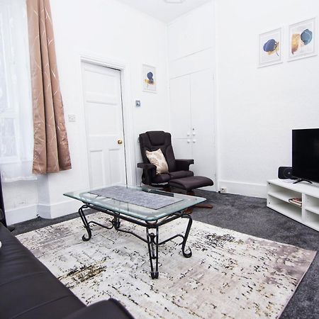 The Summit West End- Elegant Apartment With Free Parking In Prime Location أبردين المظهر الخارجي الصورة