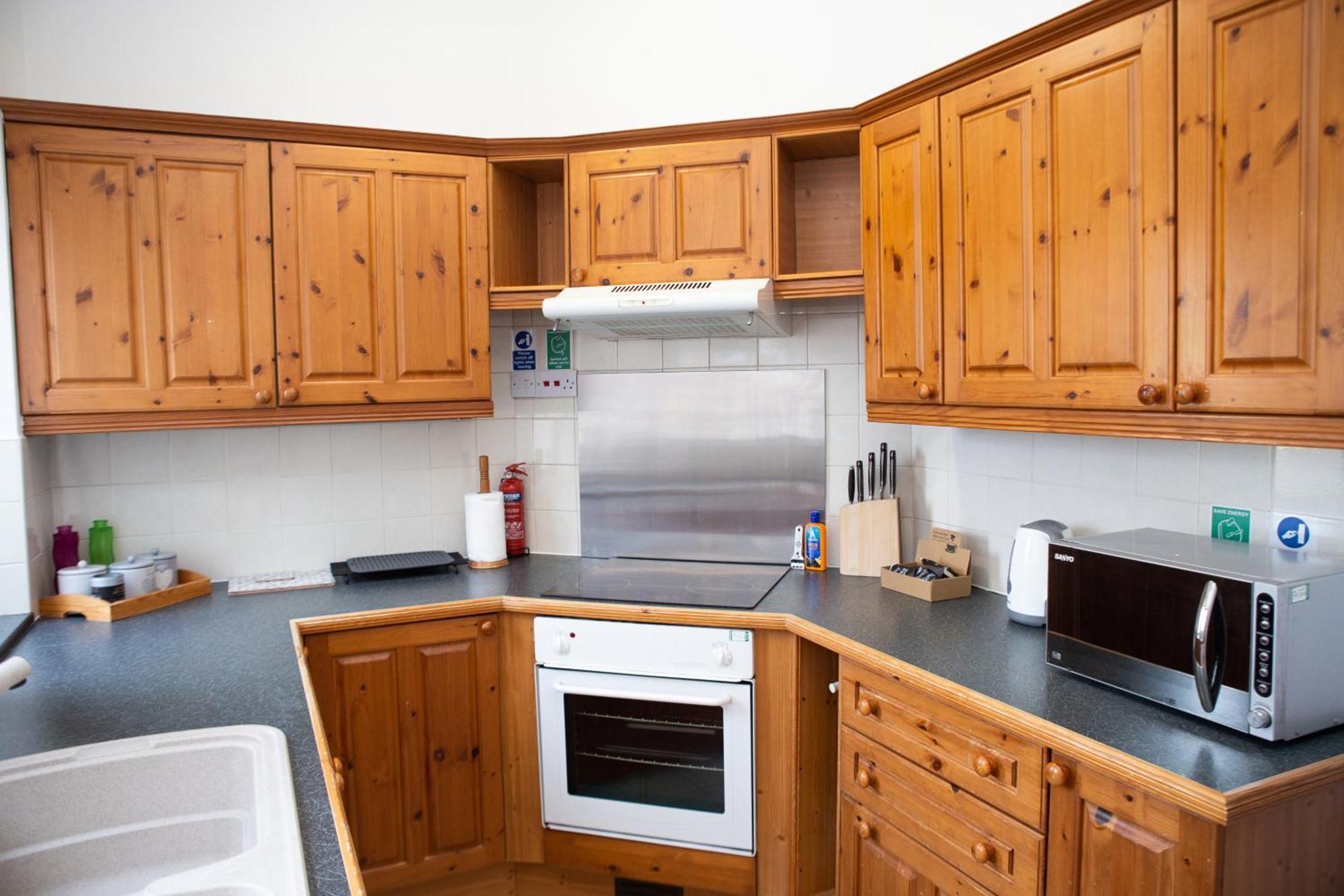 The Summit West End- Elegant Apartment With Free Parking In Prime Location أبردين المظهر الخارجي الصورة